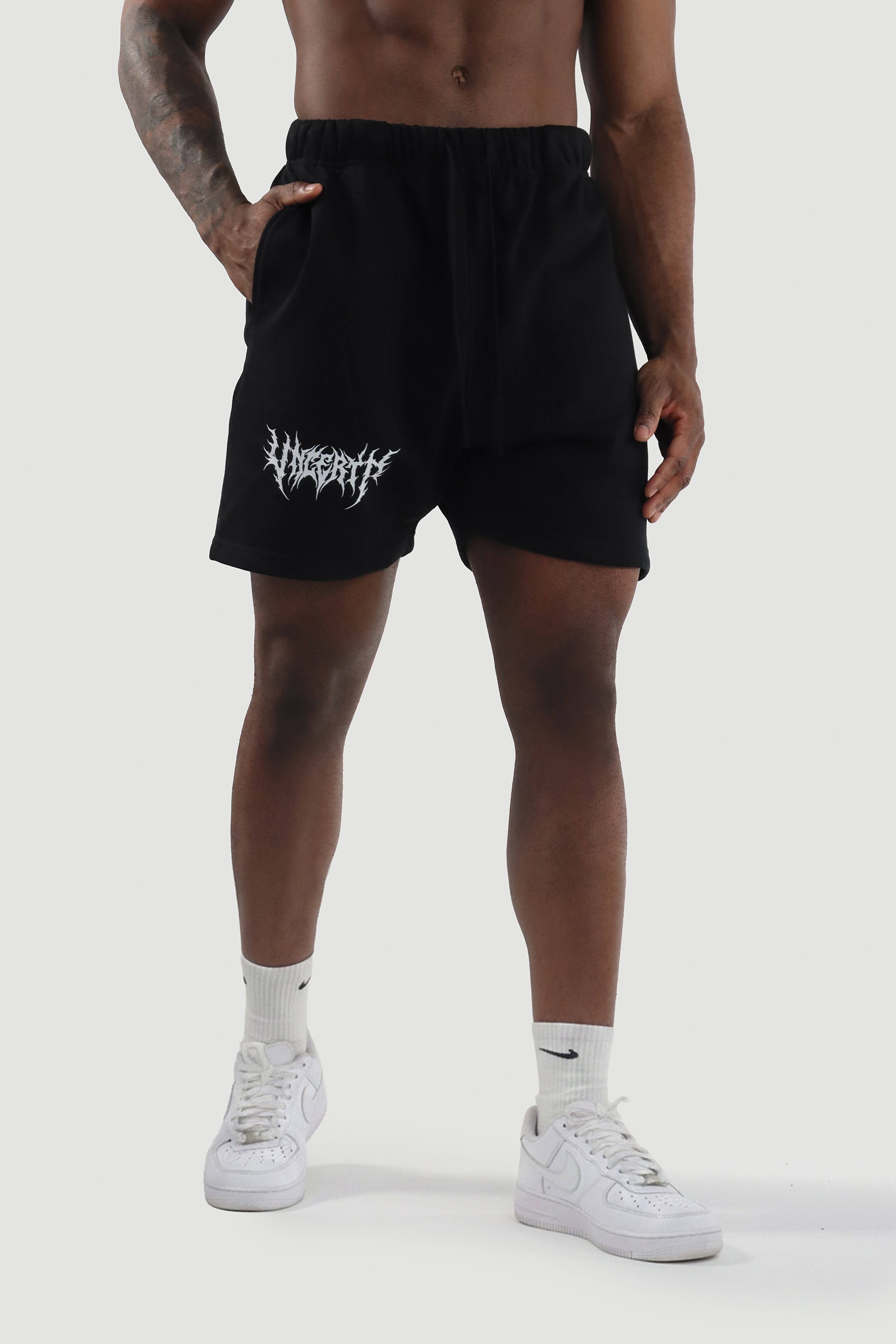 UC024 Conquer Shorts - Black