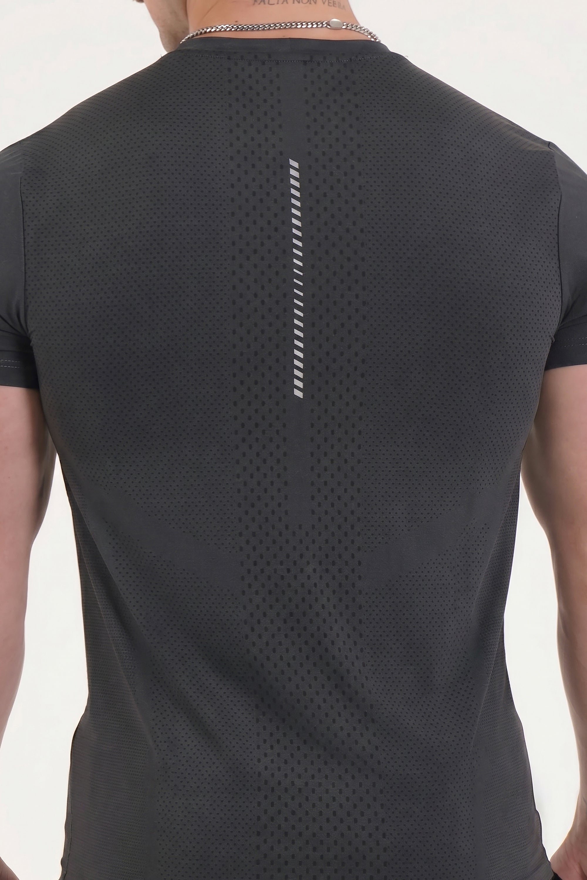 UC025 Summit Performance Tee - Black