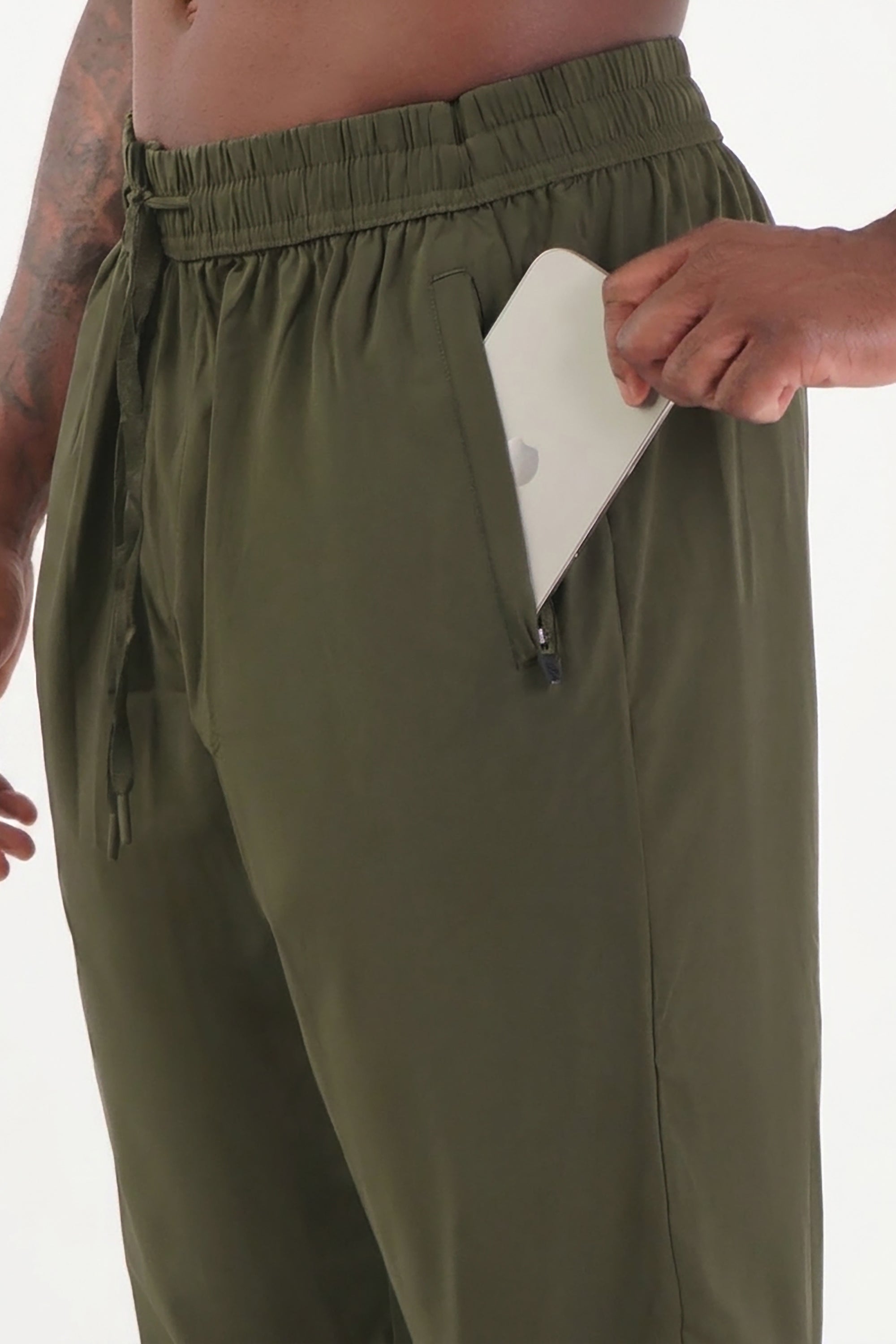 UC025 Summit Joggers - Army Green