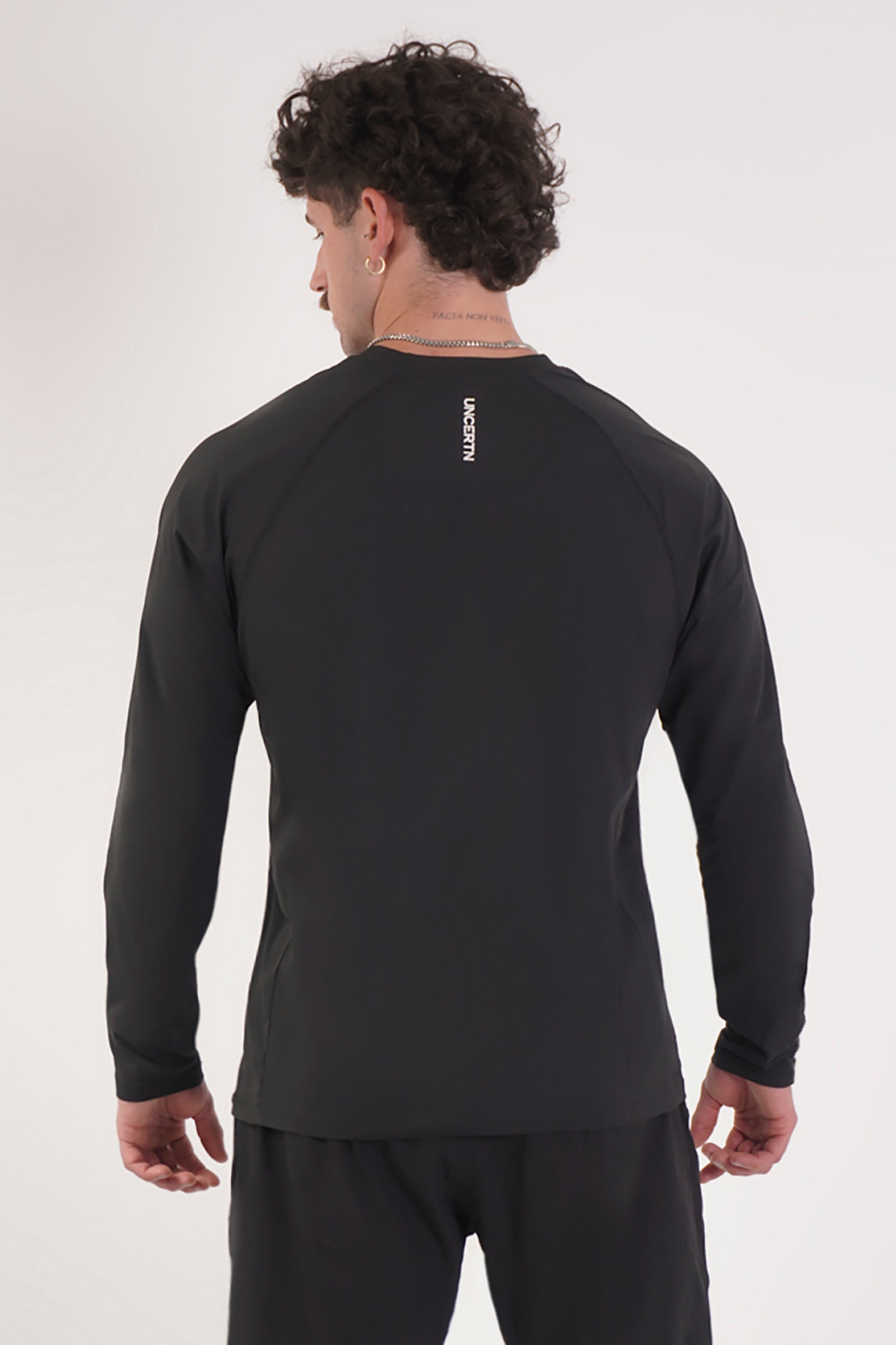UC032 Summit Long Sleeve - Black